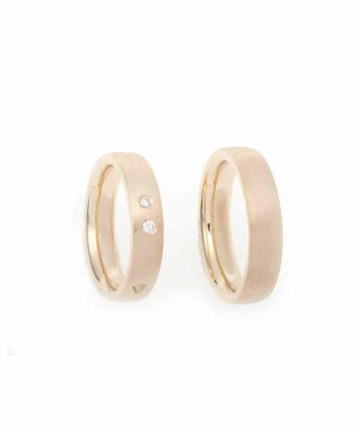 Van Bergen Ring i gult gull med 1 x 0,02 og 1 x 0,03 ct tw/si