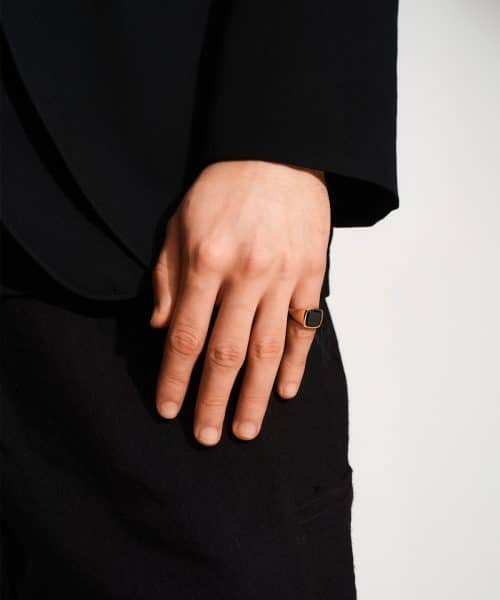 Tom Wood Kay Ring Gold Black Onyx - Bilde 2