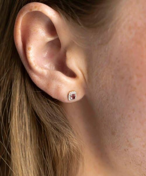 Øredobber i gult gull med diamanter 0,08 ct W/P og turmalin - Bilde 2