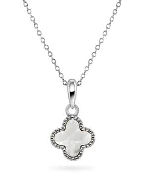 Kløversmykke i 925 sølv med perlemor