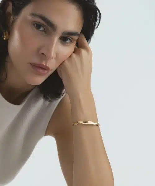 Mockberg Wavy Bolded Cuff Gold Bracelet - Bilde 5
