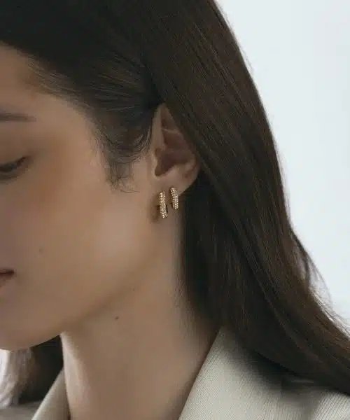 Mockberg Pavé Everyday Medium Gold Hoops - Bilde 6