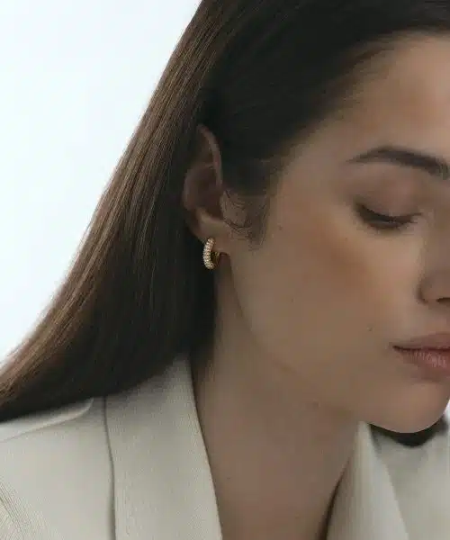 Mockberg Pavé Everyday Medium Gold Hoops - Bilde 4
