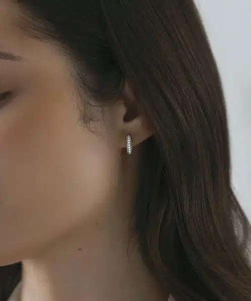 Mockberg Pavé Everyday Small Silver Hoops - Bilde 4